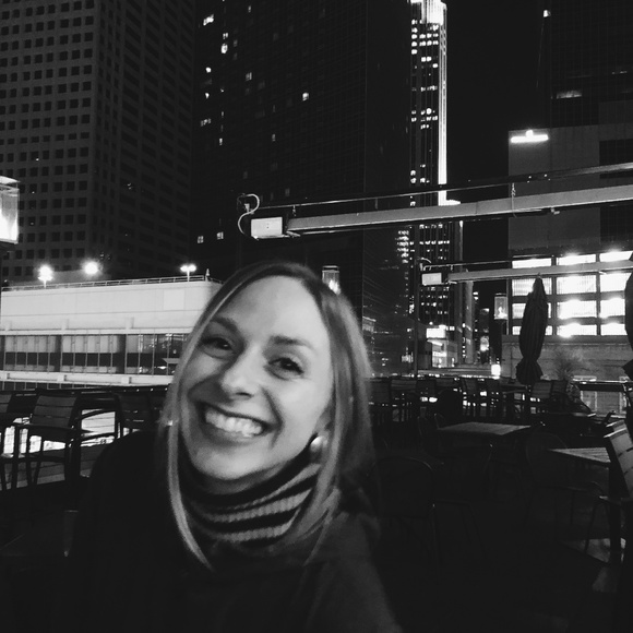 Meet your Posher, Gretchen - Picture 2 of 4